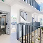 Apartament Stunning In With Swimming Pool *