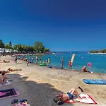 Apartament Stunning In With Swimming Pool Punat