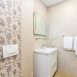 Stunning In With Swimming Pool *