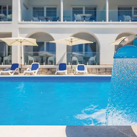 Apartament Stunning In With Swimming Pool