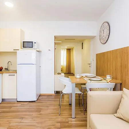 1 Bedroom Lovely In *