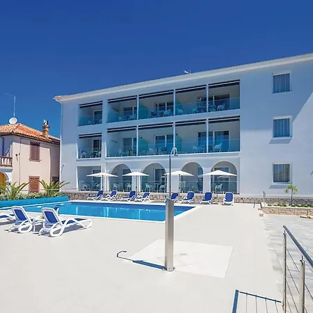 Апартаменты 1 Bedroom Lovely In *