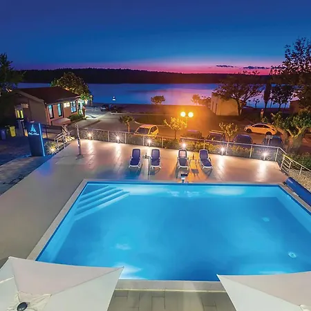 1 Bedroom Lovely In *