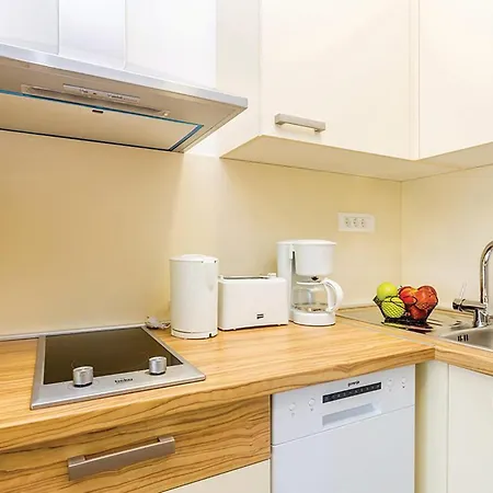 1 Bedroom Lovely In Апартаменты